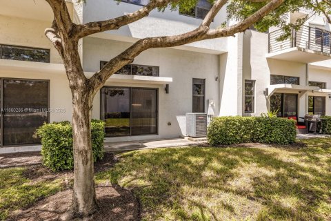 Townhouse in Plantation, Florida 3 bedrooms, 150.13 sq.m. № 1887770 - photo 26