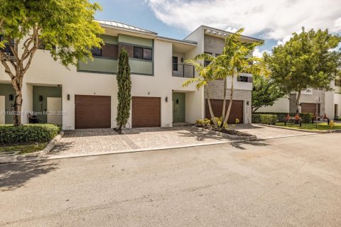 Townhouse in Plantation, Florida 3 bedrooms, 150.13 sq.m. № 1887770 - photo 2