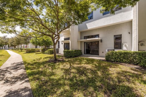 Townhouse in Plantation, Florida 3 bedrooms, 150.13 sq.m. № 1887770 - photo 27