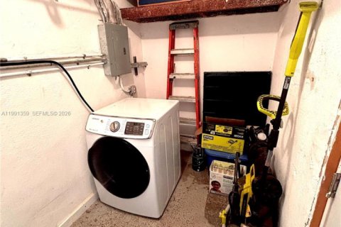 Купить виллу или дом в Майами, Флорида 3 спальни, 111.85м2, № 2052194 - фото 12