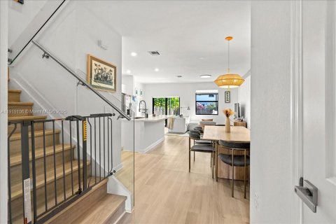 Adosado en venta en Homestead, Florida, 3 dormitorios, 153.38 m2 № 1974438 - foto 15