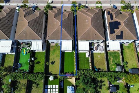 Adosado en venta en Homestead, Florida, 3 dormitorios, 153.38 m2 № 1974438 - foto 5