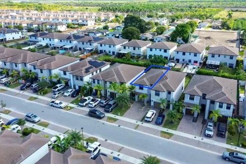 Adosado en venta en Homestead, Florida, 3 dormitorios, 153.38 m2 № 1974438 - foto 9