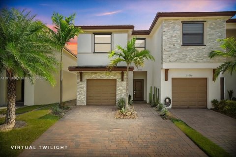 Adosado en venta en Homestead, Florida, 3 dormitorios, 153.38 m2 № 1974438 - foto 2