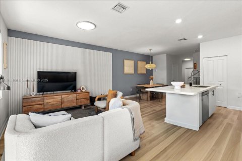 Adosado en venta en Homestead, Florida, 3 dormitorios, 153.38 m2 № 1974438 - foto 18