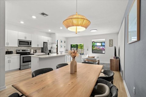 Adosado en venta en Homestead, Florida, 3 dormitorios, 153.38 m2 № 1974438 - foto 16