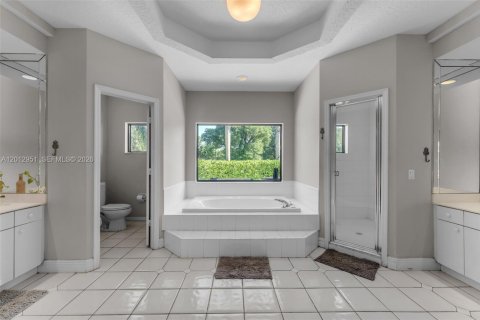 Casa en venta en Miami, Florida, 4 dormitorios, 290.69 m2 № 2076084 - foto 27