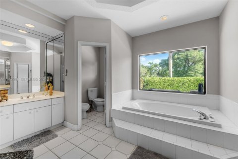 Casa en venta en Miami, Florida, 4 dormitorios, 290.69 m2 № 2076084 - foto 24