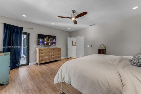 Casa en venta en Miami, Florida, 4 dormitorios, 290.69 m2 № 2076084 - foto 23