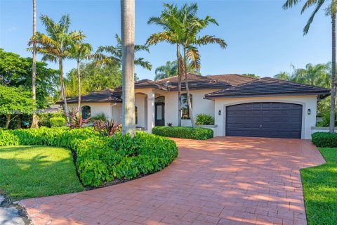 Casa en venta en Miami, Florida, 4 dormitorios, 290.69 m2 № 2076084 - foto 2