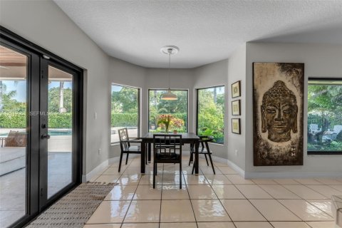 Casa en venta en Miami, Florida, 4 dormitorios, 290.69 m2 № 2076084 - foto 15
