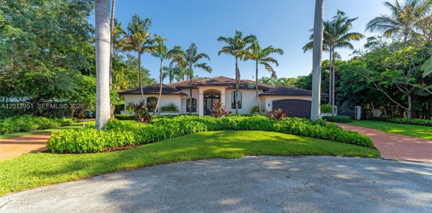 Casa en Miami, Florida 4 dormitorios, 290.69 m2 № 2076084