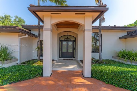 Casa en venta en Miami, Florida, 4 dormitorios, 290.69 m2 № 2076084 - foto 4