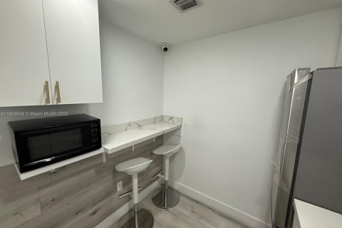 Propiedad comercial en venta en Sweetwater, Florida № 1802816 - foto 11