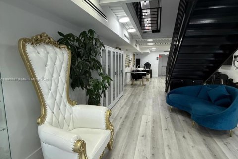 Propiedad comercial en venta en Sweetwater, Florida № 1802816 - foto 3