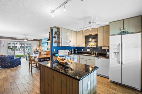 Condominio en alquiler en New Smyrna Beach, Florida, 2 dormitorios, 97.08 m2 № 1554616 - foto 10