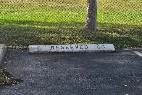 Copropriété à louer à Hallandale Beach, Floride: 1 chambre, 65.03 m2 № 2038040 - photo 16