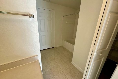 Condo in Orlando, Florida, 2 bedrooms № 2105146 - photo 14