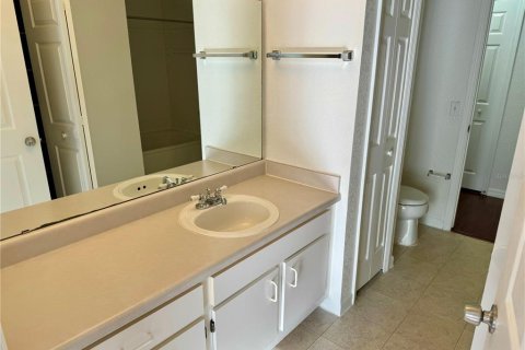 Condo in Orlando, Florida, 2 bedrooms № 2105146 - photo 20