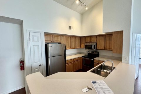 Condo in Orlando, Florida, 2 bedrooms № 2105146 - photo 4