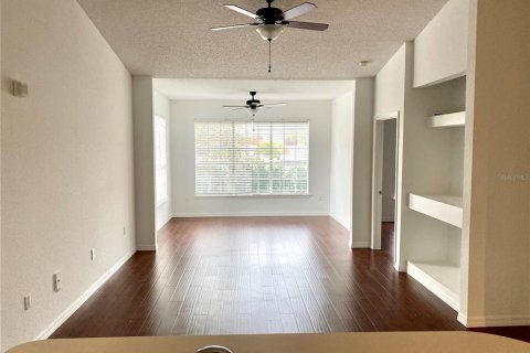 Condo in Orlando, Florida, 2 bedrooms № 2105146 - photo 12