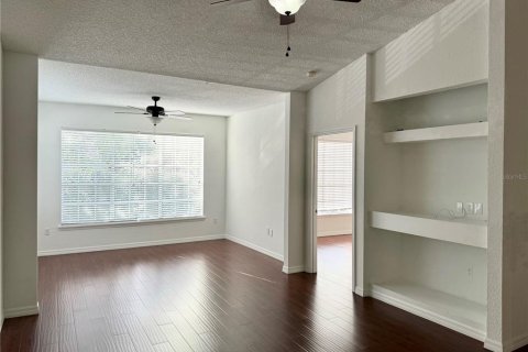 Condo in Orlando, Florida, 2 bedrooms № 2105146 - photo 2