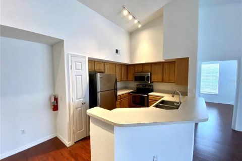 Condo in Orlando, Florida, 2 bedrooms № 2105146 - photo 7