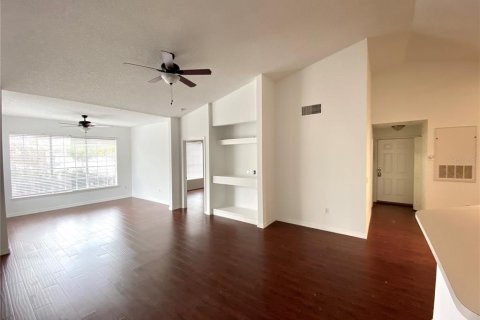 Condo in Orlando, Florida, 2 bedrooms № 2105146 - photo 10