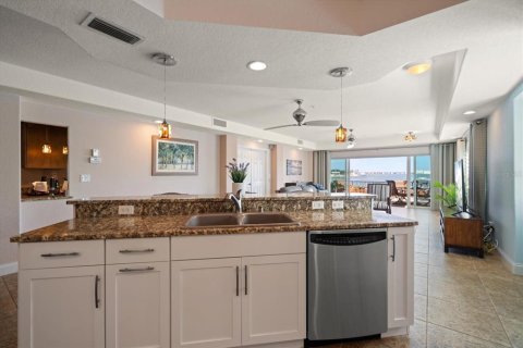 Condo in Saint Pete Beach, Florida, 3 bedrooms  № 1523895 - photo 22