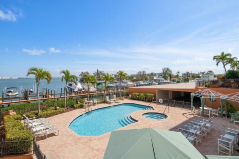 Condo in Saint Pete Beach, Florida, 3 bedrooms  № 1523895 - photo 7