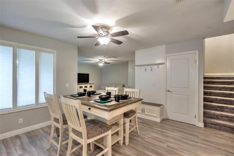 Condo in Port Orange, Florida, 2 bedrooms  № 1850211 - photo 8
