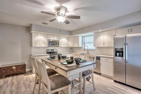 Condo in Port Orange, Florida, 2 bedrooms  № 1850211 - photo 6