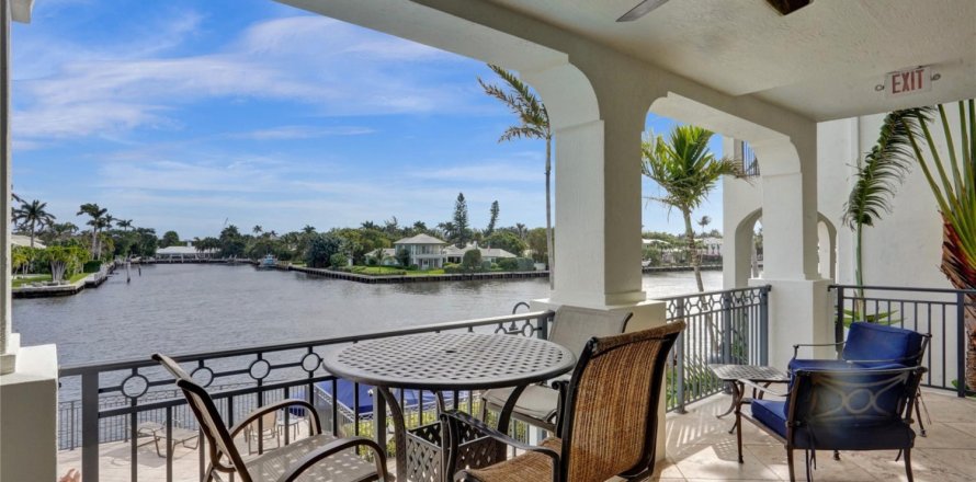 Adosado en Boynton Beach, Florida 3 dormitorios, 146.32 m2 № 972961