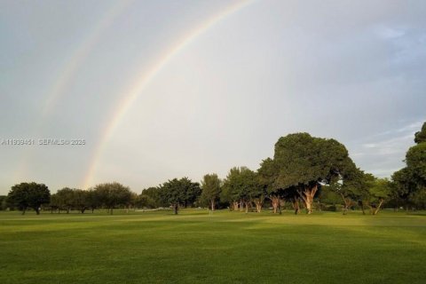 House in Miami Springs, Florida 5 bedrooms № 2053909 - photo 20