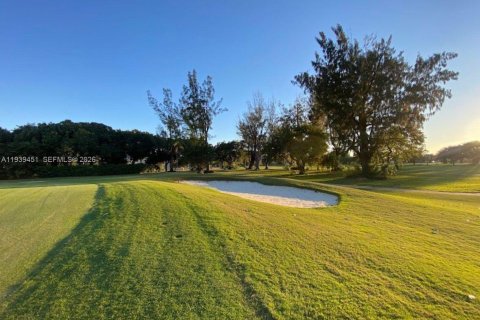 House in Miami Springs, Florida 5 bedrooms № 2053909 - photo 22