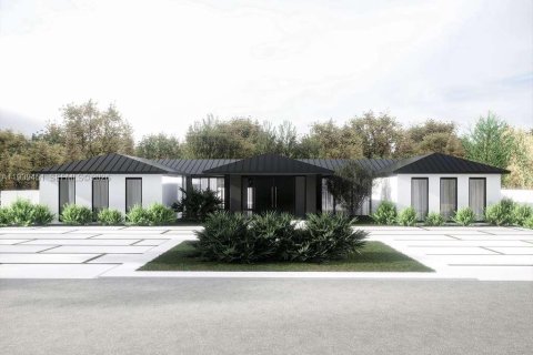 House in Miami Springs, Florida 5 bedrooms № 2053909 - photo 1