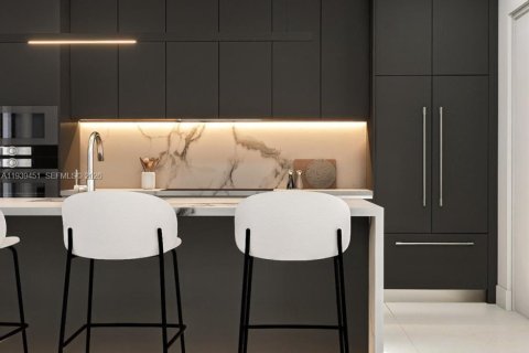 House in Miami Springs, Florida 5 bedrooms № 2053909 - photo 8