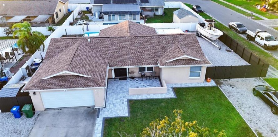 Villa ou maison à Bradenton, Floride 3 chambres, 167.6 m2 № 2437275