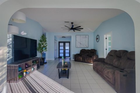 Villa ou maison à vendre à Bradenton, Floride: 3 chambres, 167.6 m2 № 2437275 - photo 6