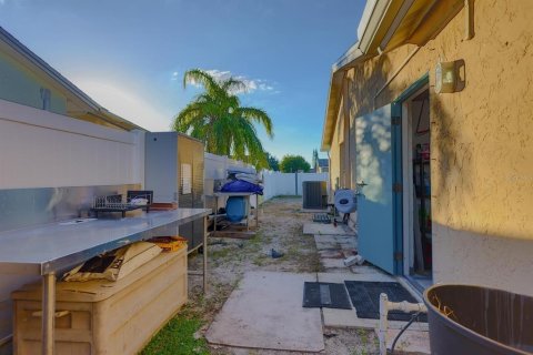 Villa ou maison à vendre à Bradenton, Floride: 3 chambres, 167.6 m2 № 2437275 - photo 21