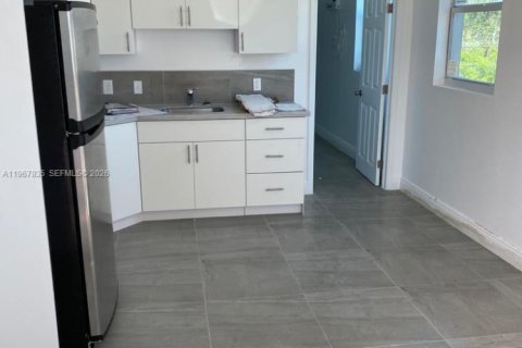 Villa ou maison à louer à West Park, Floride: 1 chambre, 233.65 m2 № 2029165 - photo 2