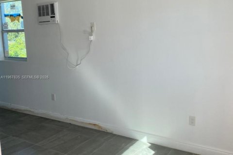 Villa ou maison à louer à West Park, Floride: 1 chambre, 233.65 m2 № 2029165 - photo 12