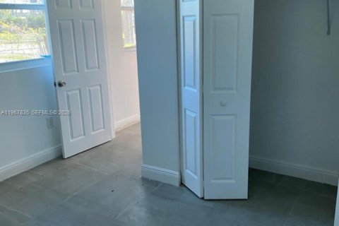 Villa ou maison à louer à West Park, Floride: 1 chambre, 233.65 m2 № 2029165 - photo 9