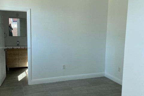 Villa ou maison à louer à West Park, Floride: 1 chambre, 233.65 m2 № 2029165 - photo 16