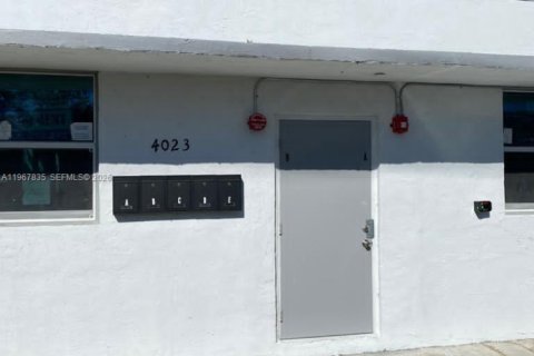 Villa ou maison à louer à West Park, Floride: 1 chambre, 233.65 m2 № 2029165 - photo 4