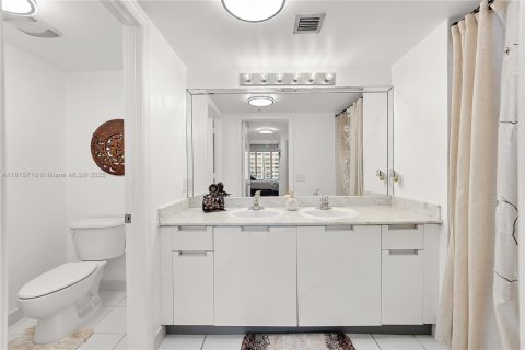 Copropriété à vendre à North Bay Village, Floride: 2 chambres, 118.36 m2 № 1832410 - photo 10