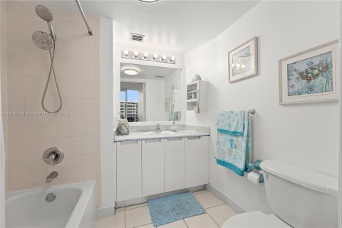 Copropriété à vendre à North Bay Village, Floride: 2 chambres, 118.36 m2 № 1832410 - photo 14