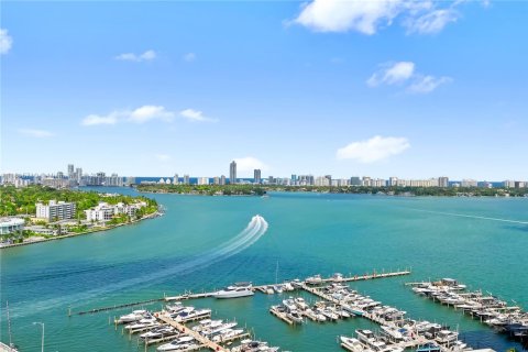 Copropriété à vendre à North Bay Village, Floride: 2 chambres, 118.36 m2 № 1832410 - photo 15