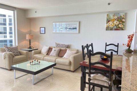 Condo in Hallandale Beach, Florida, 1 bedroom  № 1960846 - photo 2
