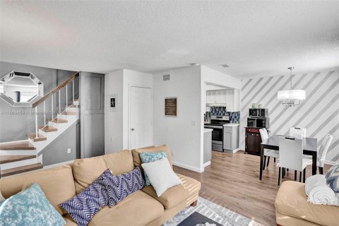 Touwnhouse à louer à Lauderhill, Floride: 2 chambres, 87.33 m2 № 1961681 - photo 11